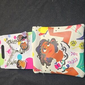 Disney ENCANTO- 3 Charms Bacelet and a Bag